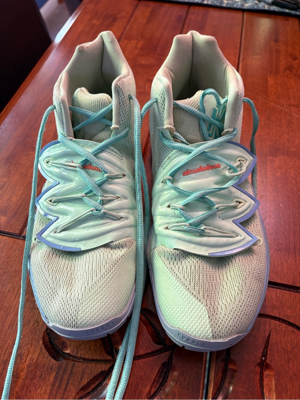 Men’s Nike Kyrie Irving/Nickelodean Squidward Court Shoes size 8.5